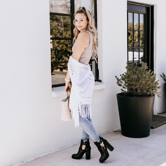 Other - Meet your Posher, Alicia